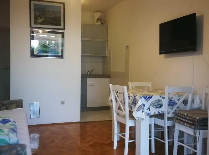 Apartment Marijana Hudan Malinska