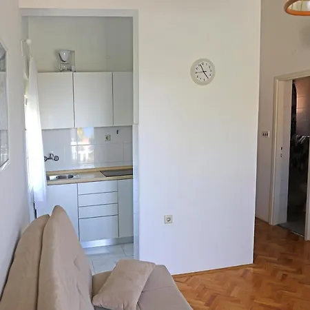 Apartment Marijana Hudan Malinska