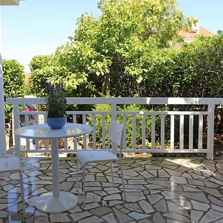 Apartment Hudan Malinska