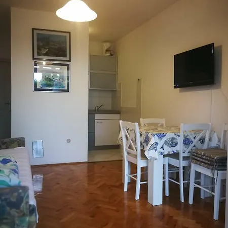 Apartment Hudan Malinska
